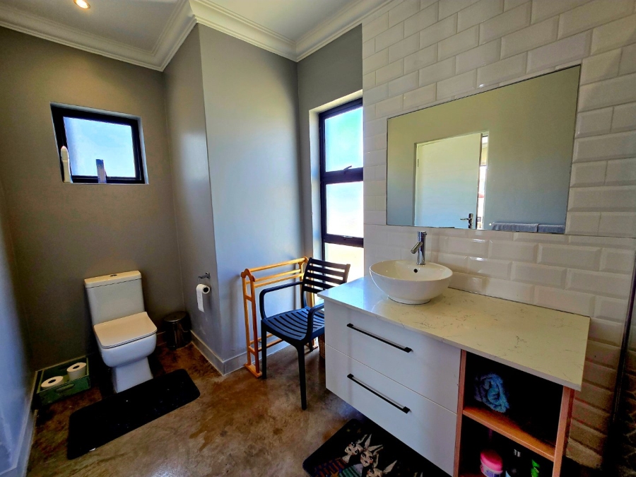 4 Bedroom Property for Sale in Somerton Estate Free State